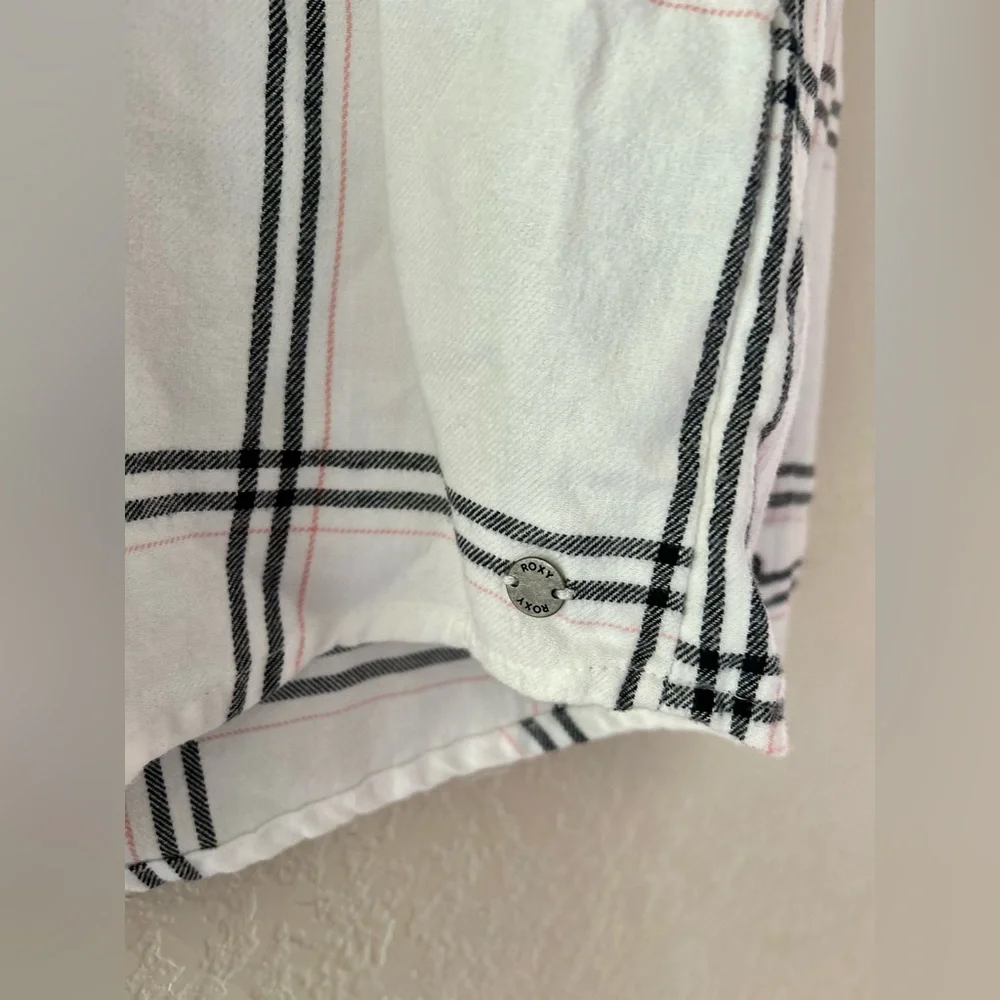 Roxy Young Again Long Sleeve Button Down Black & Pink Flannel | S - Picture 4 of 10